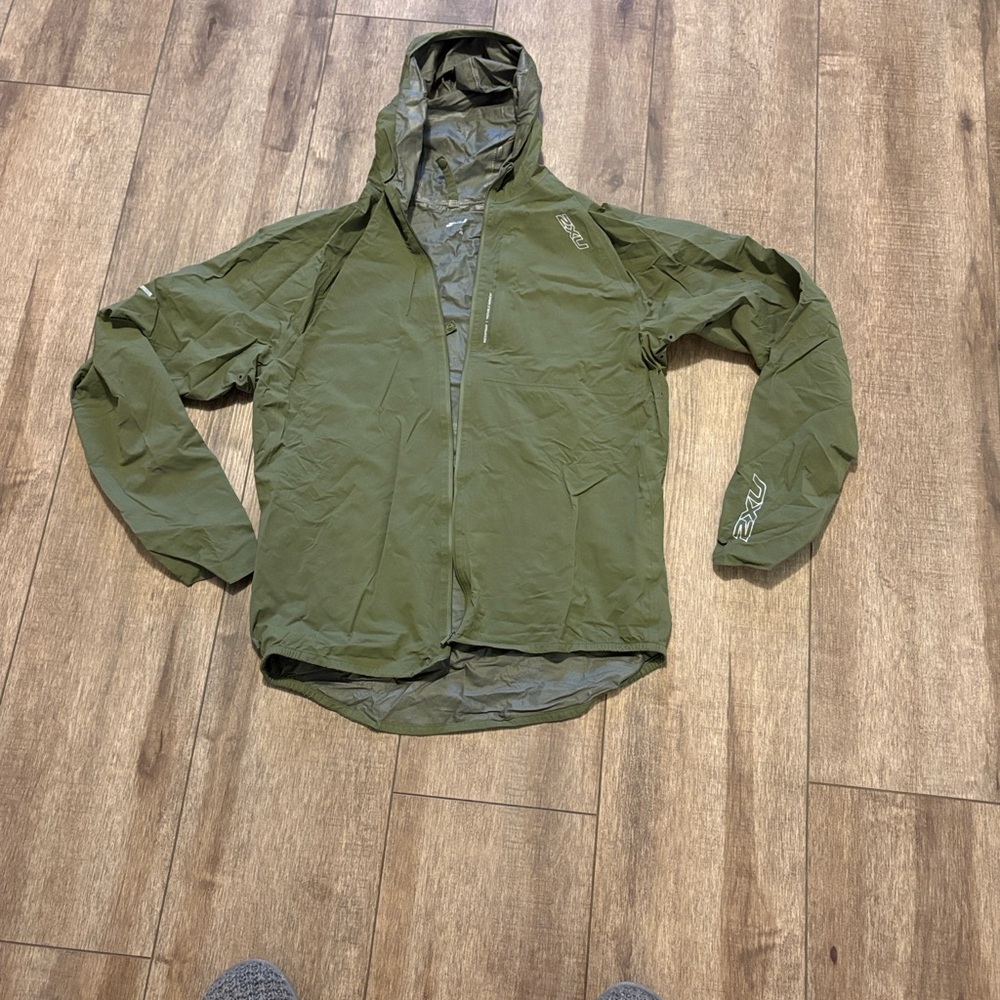 2XU Men's Olive Windbreaker Jacket